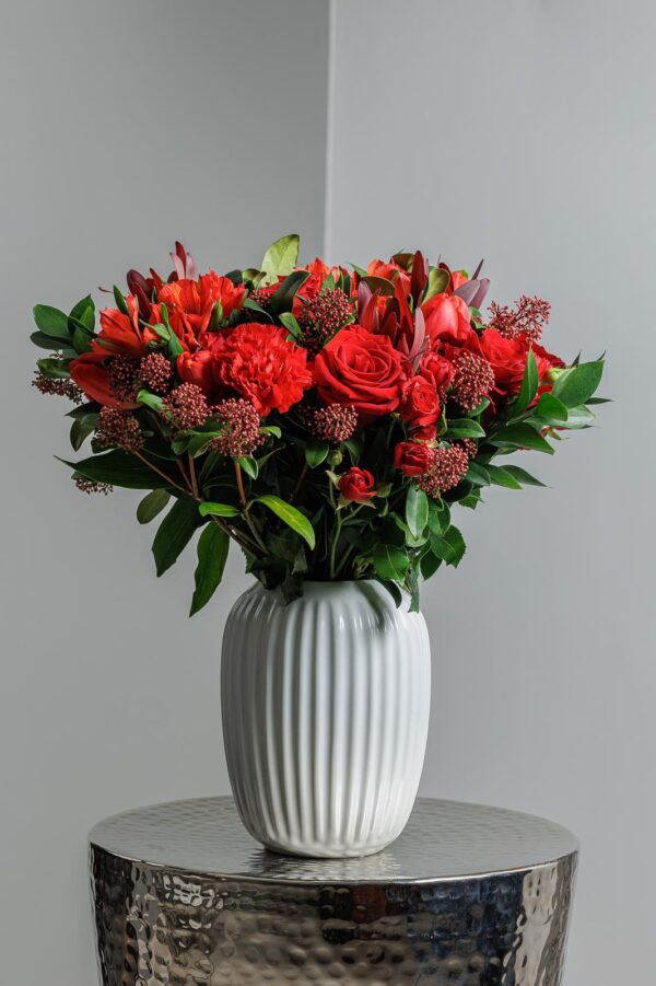 RICHMOND VASE WITH MIXED FLOWERS