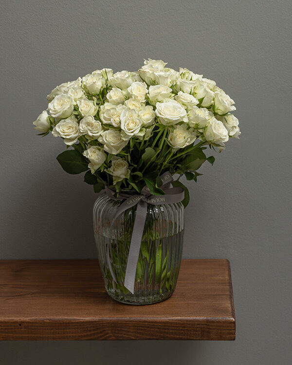 BELMONT VASE WITH BABY ROSES